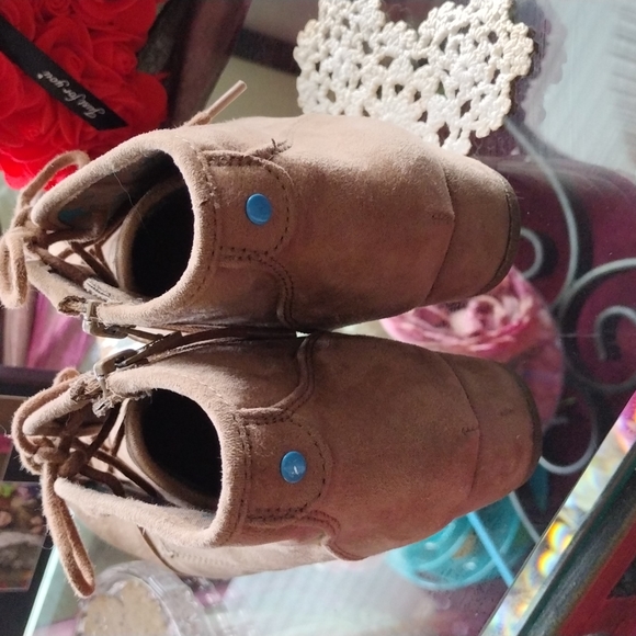 Cat & Jack Booties, sz 3 - Picture 3 of 9